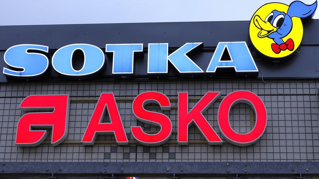 Ainakin osalta huonekaluketjujen Askon ja Sotkan työntekijöiltä uhkaa jäädä saamatta tammikuun kuukausipalkka.