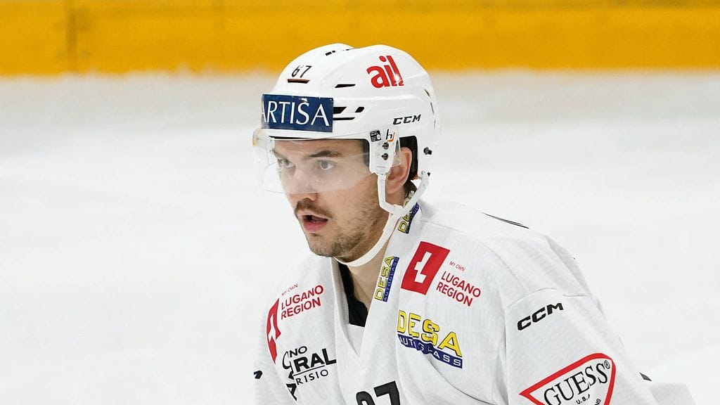 Oliwer Kaski siirtyi kesken kauden Luganosta HV-71:n riveihin.