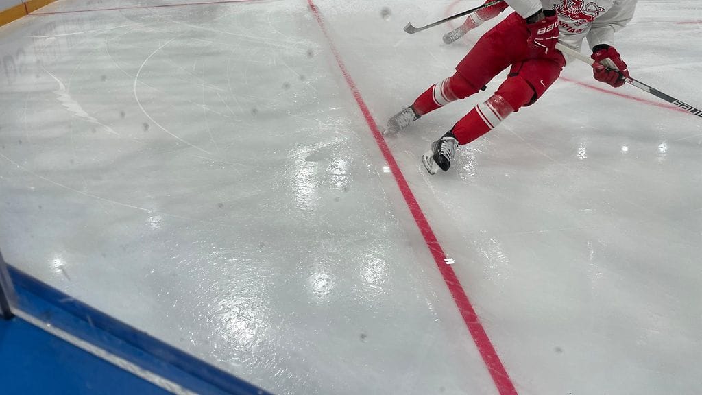 Tältä Nokia Arenan jää näytti Tanskan harjoituksissa.