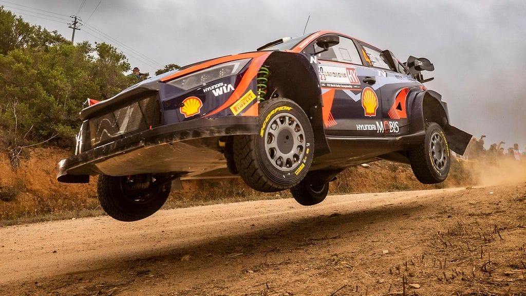 Esapekka Lapin aggressiivinen hyppy kolhaisi autoa: "Ehkä osuin hypyssä maahan"