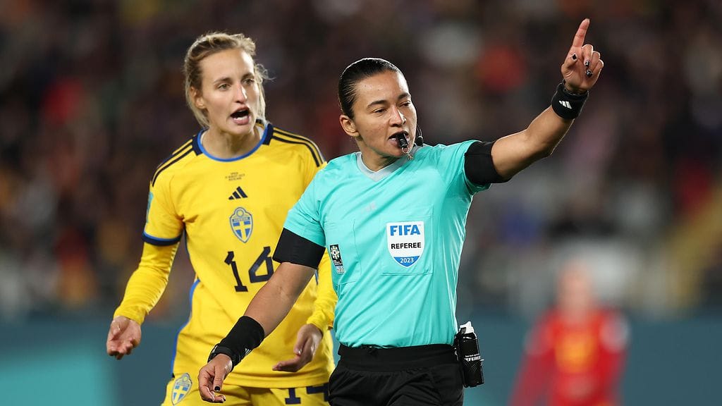 Edina Alves Batista joutui ruotsalaisten kritiikin kohteeksi tappioon päättyneen MM-välierän jälkeen.