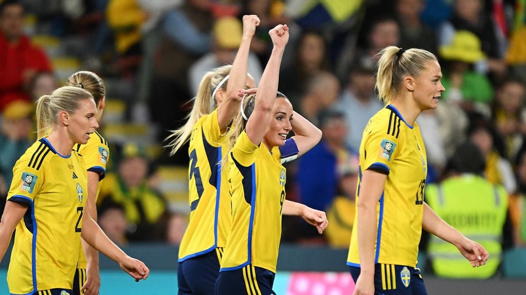 Kosovare Asllani ja Ruotsi juhlivat MM-pronssia Brisbanessa.