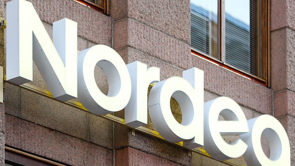 "Kotitaloudet ovat availemassa kukkaronnyörejään, ja yksityinen kulutus on kääntynyt kasvuun monen heikon vuoden jälkeen", Nordea toteaa ennusteessaan.