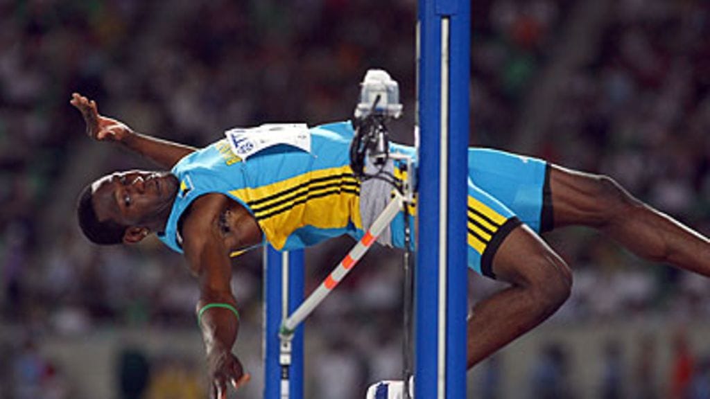 Korkeuden kultamitalisti Donald Thomas venkuroi riman päällä, kuva:Michael Steele/Getty Images