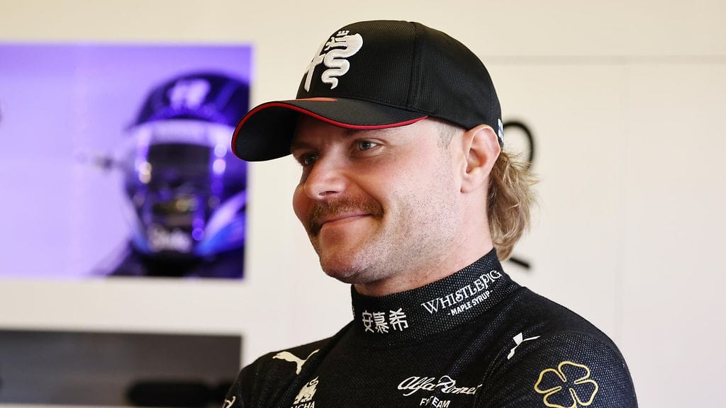 Valtteri Bottas sai räväkän joululahjan Max Verstappenilta.