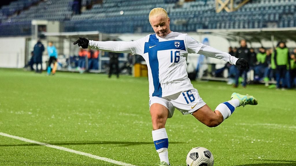 Anni Hartikainen on pelannut neljä maaottelua, joissa hän on viimeistellyt yhden maalin.