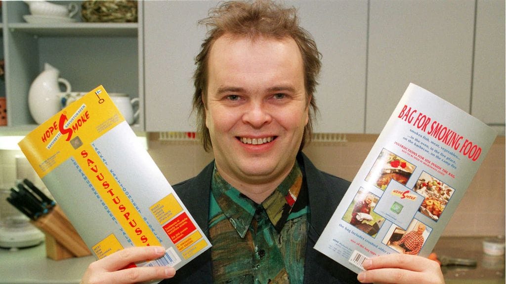 Tapani Tirkkonen patentoi savustuspussiin 1990-luvulla.