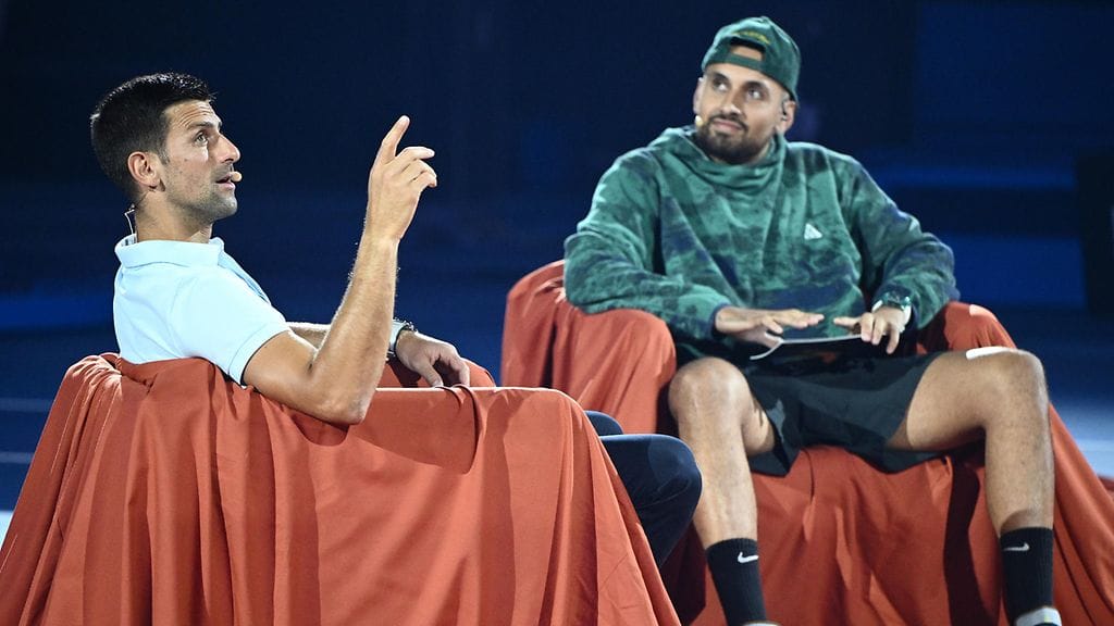 Nick Kyrgios (oik.) on viettänyt Australian avoimia juontajan ja selostajan rooleissa.