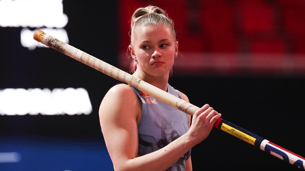 Wilma Murto tähdittää Suomen MM-hallijoukkuetta.