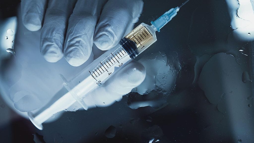 Suomessa huumeita käytetään huolestuttavan usein suonensisäisesti verrattuna Euroopan muihin maihin. Huumeiden pistokäyttöön liittyy korkeita terveysriskejä.