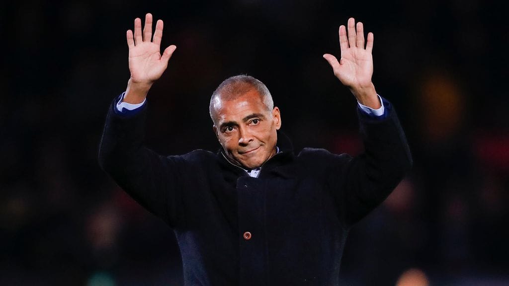 Romario on valmis auttamaan rakasta seuraansa jälleen myös pelaajana.