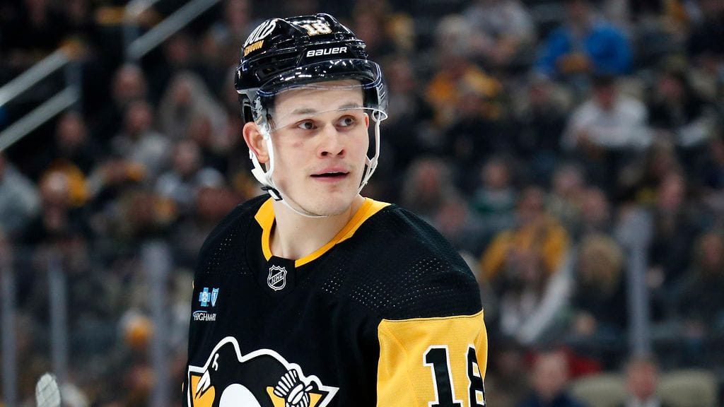 Jesse Puljujärvi antaa näyttöjä MM-kisoja ajatellen Tshekin EHT-turnauksessa.