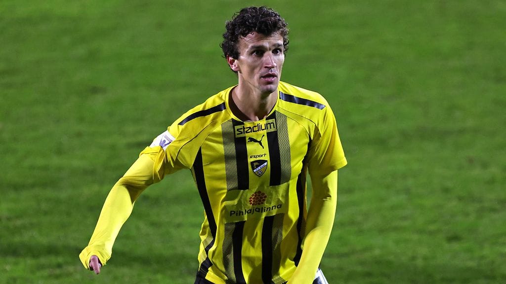 Roman Eremenko pelasi viime kaudella erinomaisesti FC Hongan riveissä.