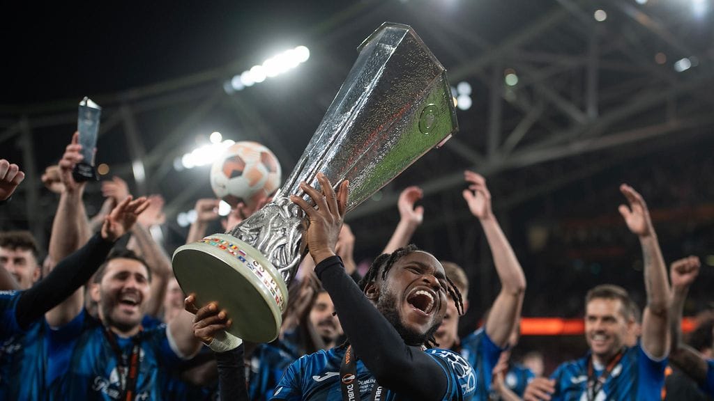 Nigerialainen Ademola Lookman iski finaalissa hattutempun Leverkusenin verkkoon. Saksalaisseuran edellisestä tappiosta oli ehtinyt kulua 361 päivää.