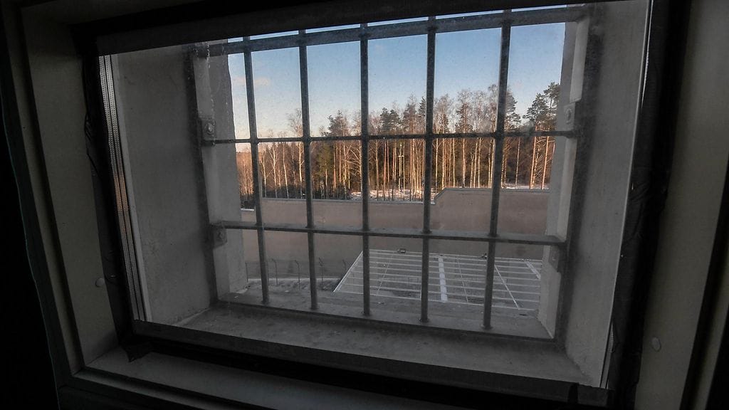 Vangit kertovat vankiloiden henkilökunnan epäasiallisesta käytöksestä.