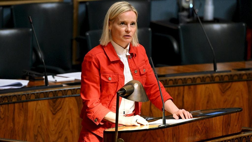 Perussuomalaisten Riikka Purra eduskunnan täysistunnossa Helsingissä 12. kesäkuuta.