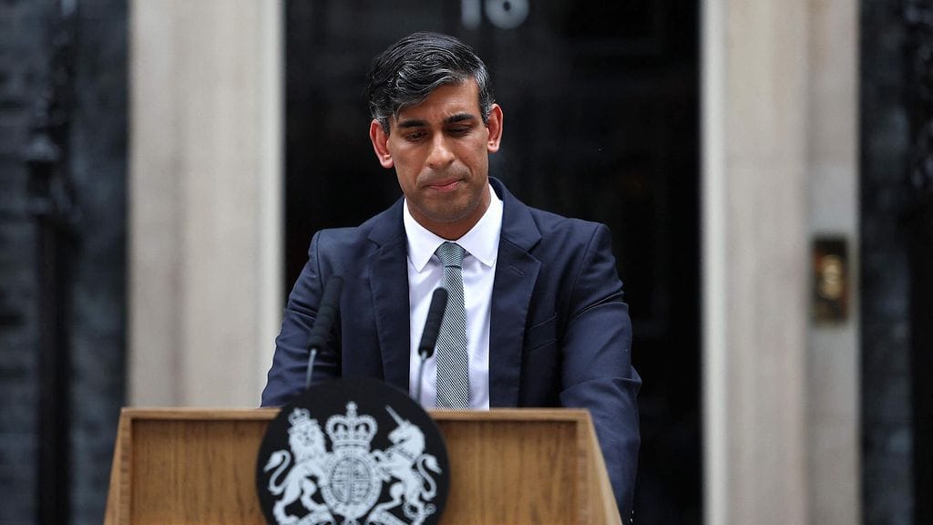Sunak kertoi puolueensa hävinneen vaalit jo perjantaina aamulla.