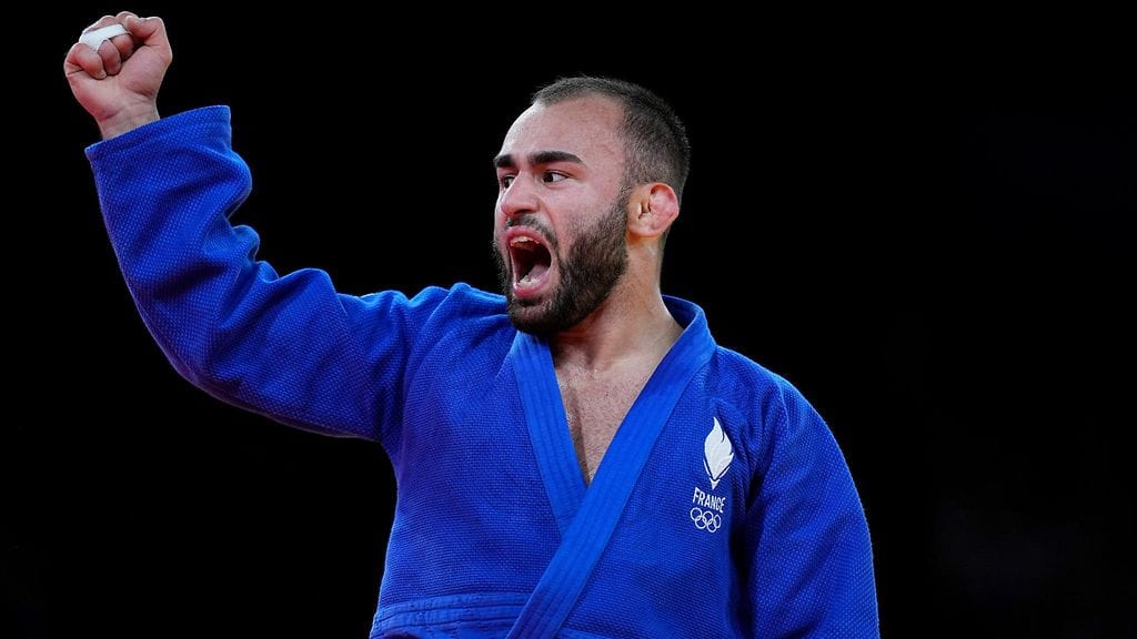 Luka Mkheidze piti Ranskan judokunniaa yllä hopeamitalillaan lauantaina. Tokiossa hän saavutti pronssia.