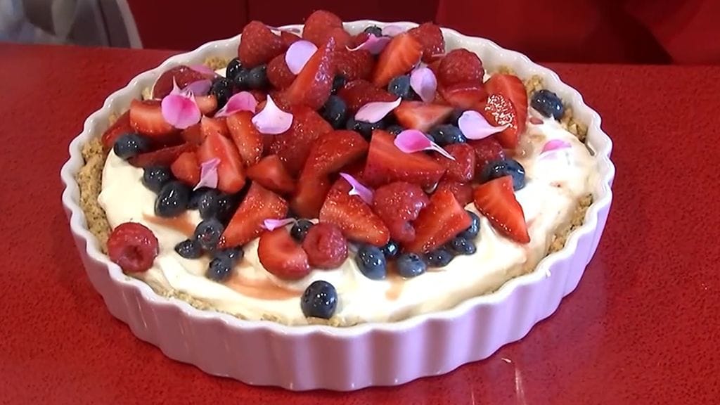 Tämä marjapiirakka valmistuu ilman uunia!