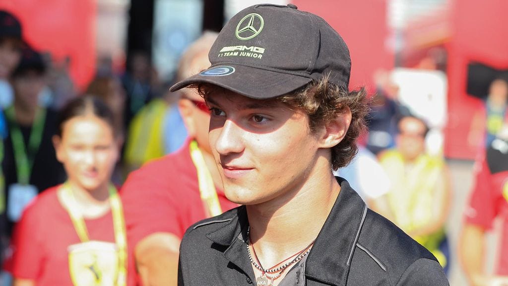 Andrea Kimi Antonelli on Mercedeksen uusi kisakuski.