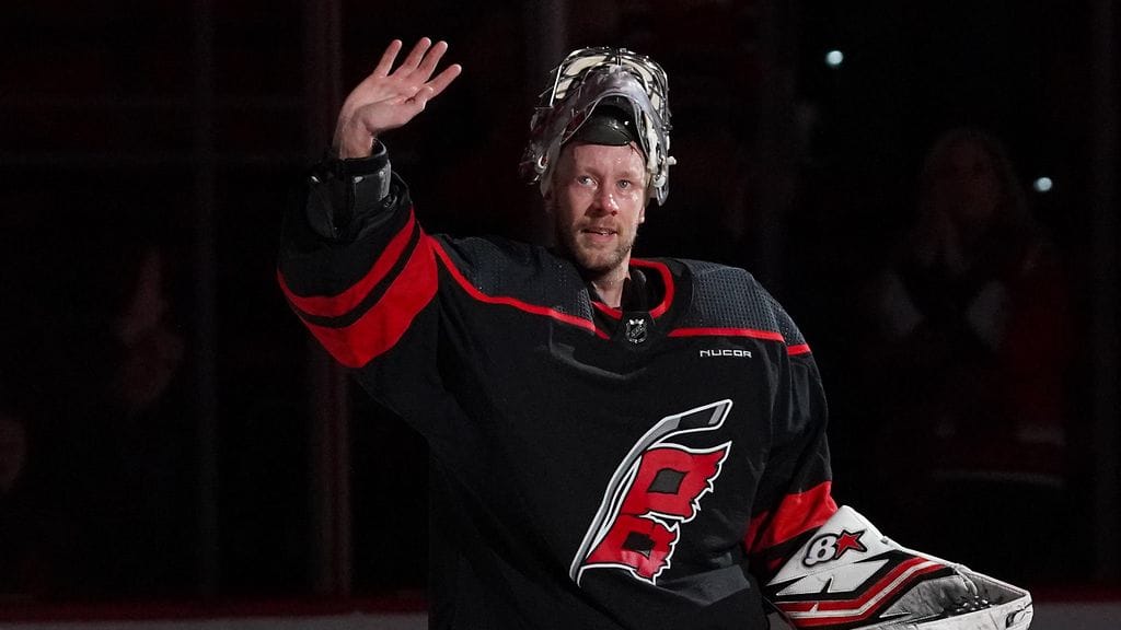 Antti Raanta pelaa seuraavaksi Sveitsissä.