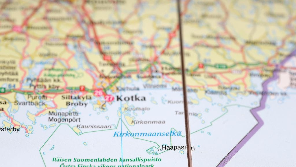 Poliisi epäilee, että keski-ikäisen miehen kuljettama mönkijä oli kaatunut.