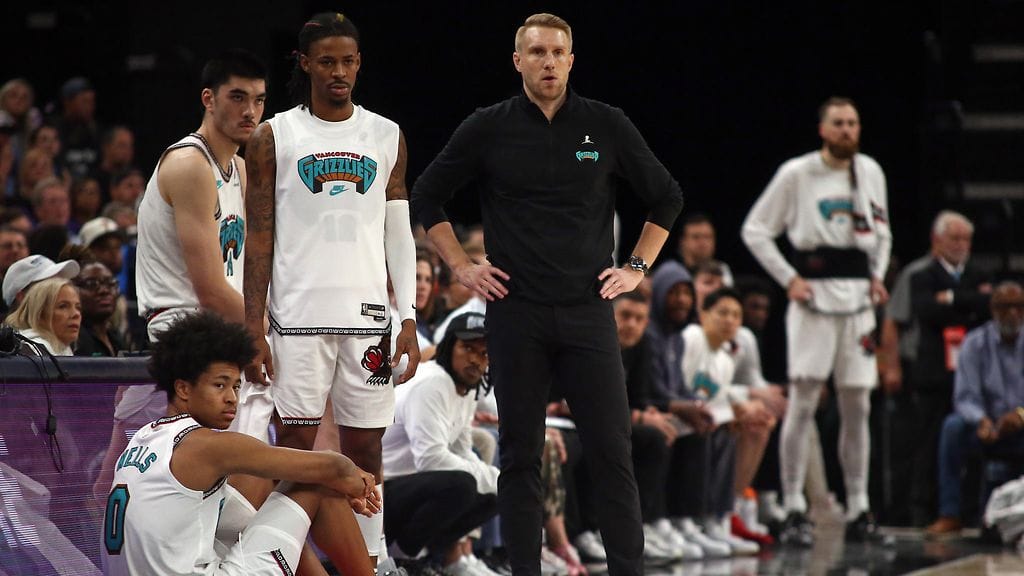 Tuomas Iisalo johti NBA-joukkuetta ensimmäistä kertaa sivurajan tuntumasta.