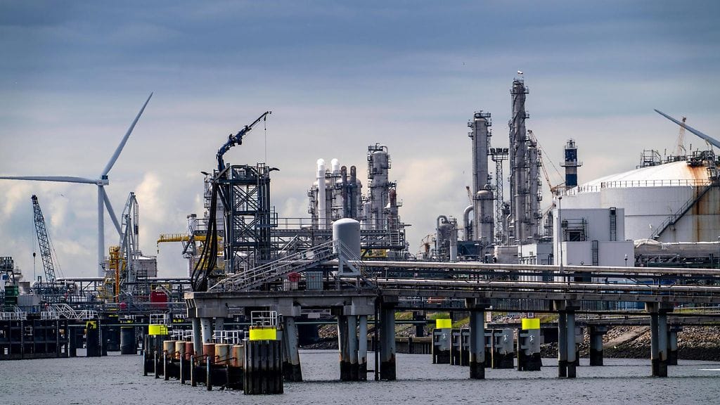 Neste alentaa palon johdosta arviotaan uusiutuvien tuotteiden tuotantomääristä.