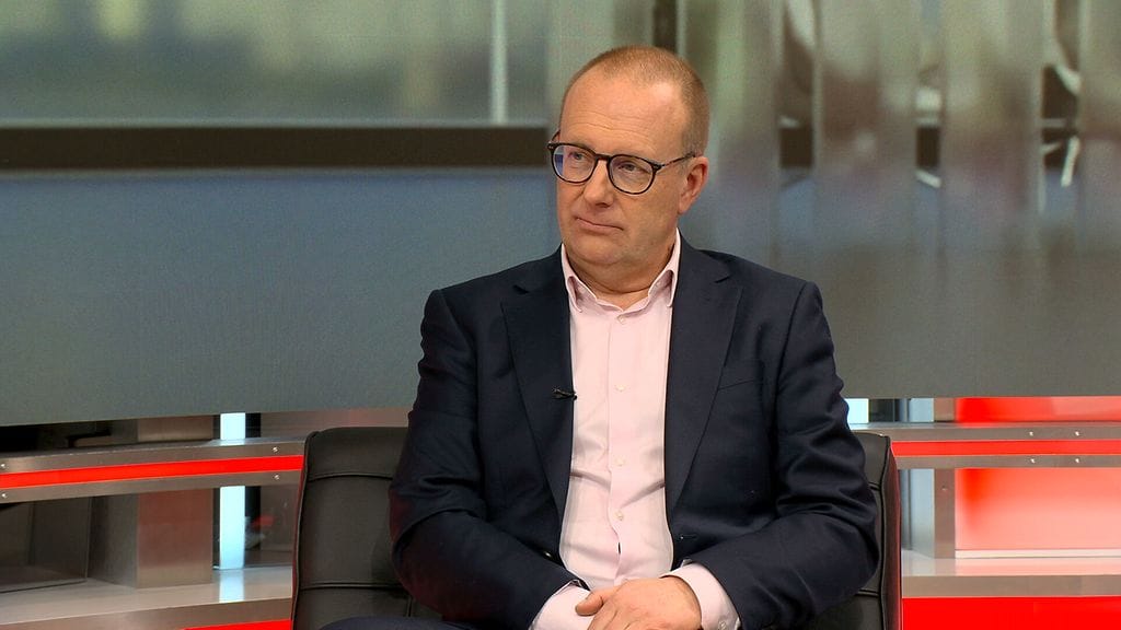 Hallituksen pitäisi SAK:n mielestä lisätä palkkatukea, panostaa työvoiman koulutukseen, sekä palauttaa sosiaalituen suojaosat, Jarkko Eloranta listaa.