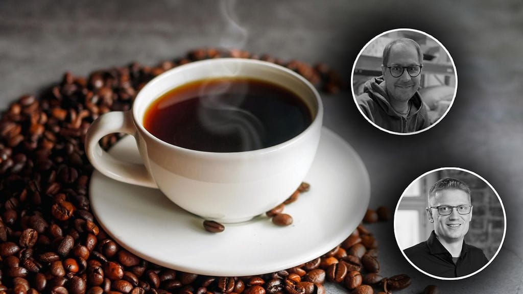 Kahvin hinnannousu vaikuttaa myös pienpaahtimoihin. Kuvassa oikealla ylhäällä John Söderlund ja alhaalla Aki Aunola.