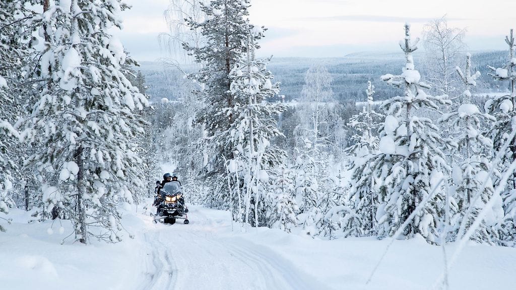 AOP moottorikelkka lappi