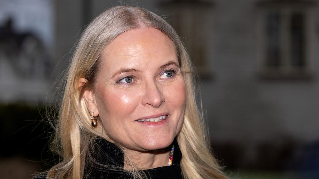 Mette-Marit leikattiin.