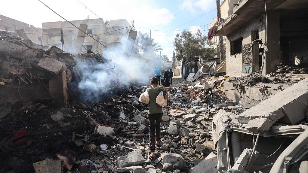 Gazan kaistan Deir el-Balahin kaupunki 24. toukokuuta. Hamasin sotilasjohtaja Mohammed Odeh kuoli Gazan kaupunkiin tehdyssä iskussa.