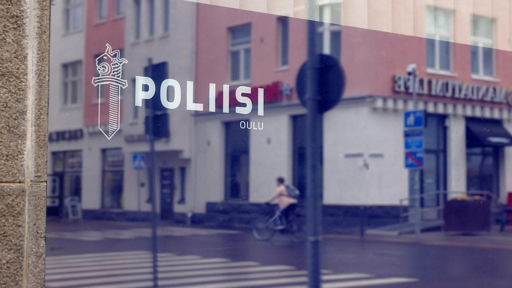 Pahoinpidelty mies kuljetettiin Oulun yliopistolliseen sairaalaan jatkotutkimuksiin. Kuvituskuva.