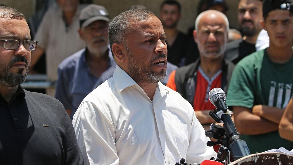 Hamasin hallituksen tiedotusjohtaja Ismail al-Thawabta puhui lehdistötilaisuudessa Gazan kaistalla 6. heinäkuuta 2026.