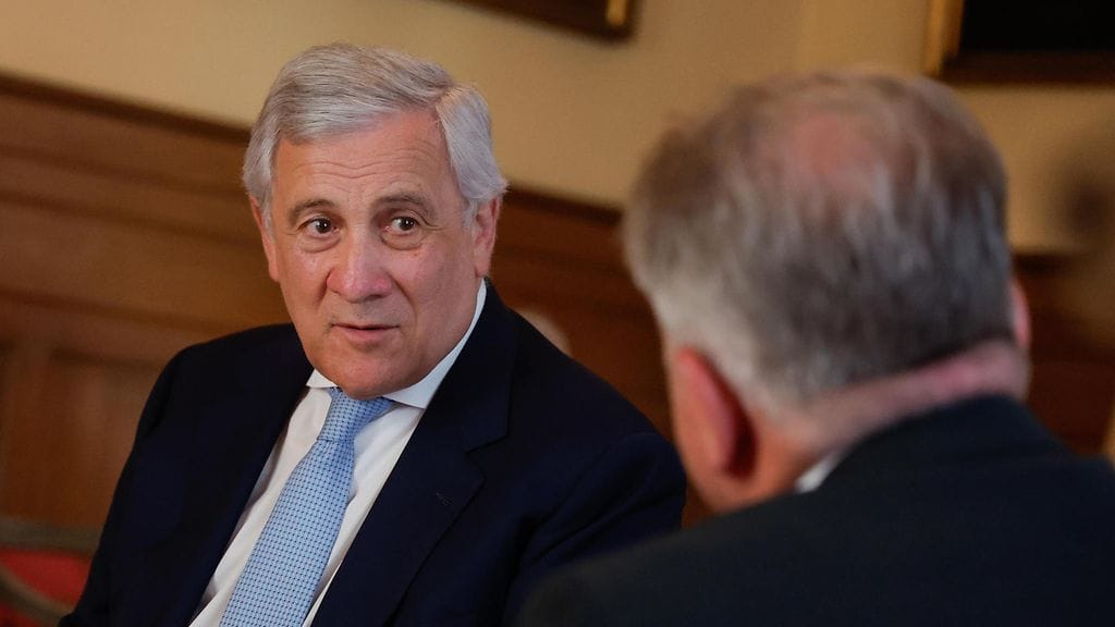 Italian ulkoministeri Antonio Tajani osallistui Espanja–Italia-yritysfoorumiin Italian suurlähettilään residenssissä Madridissa, Espanjassa, 15. heinäkuuta 2026.