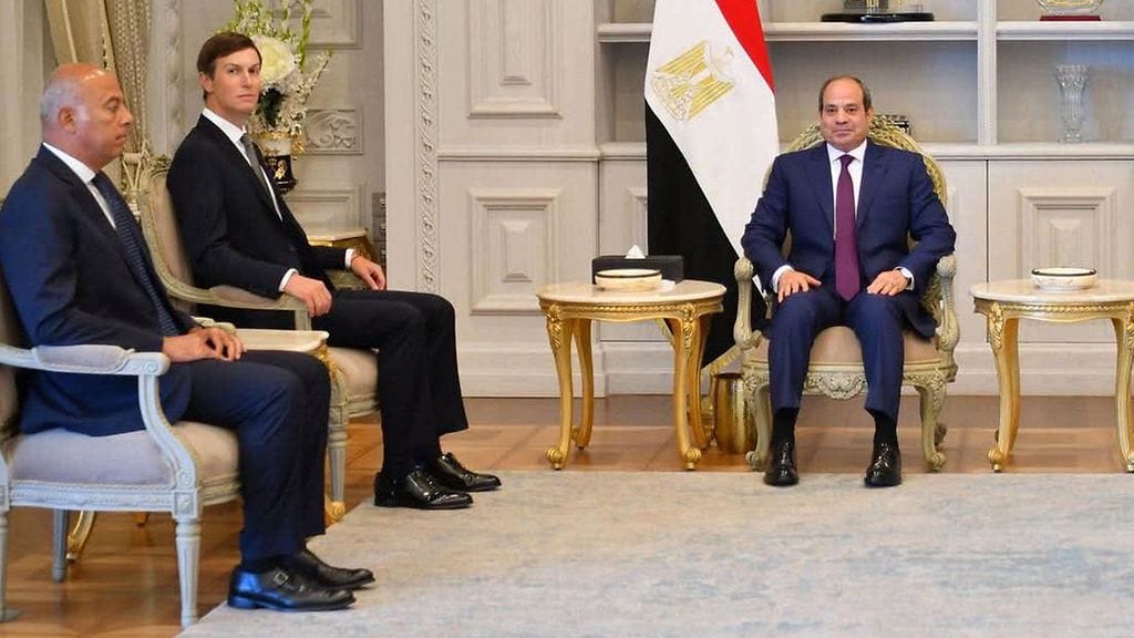 Egyptin presidentti Abdel Fatah al-Sisi otti Jared Kushnerin eilen vastaan Uudessa Alameinissa.