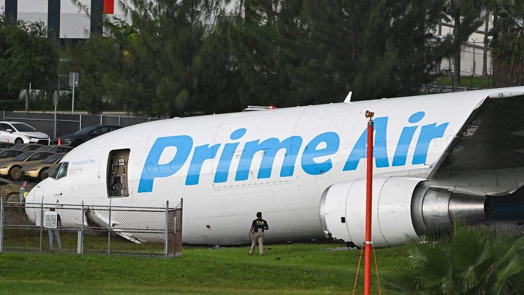 LK Amazon lentoturma 2 070926
