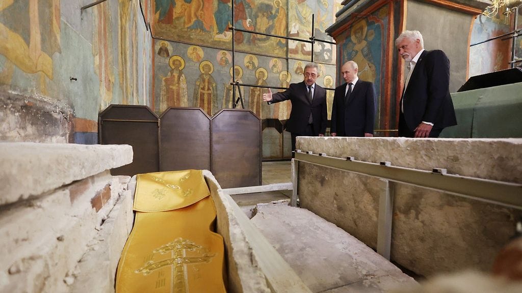 AOP10.17109737b Putin Dimitri Donskoin hautapaikka Moskova