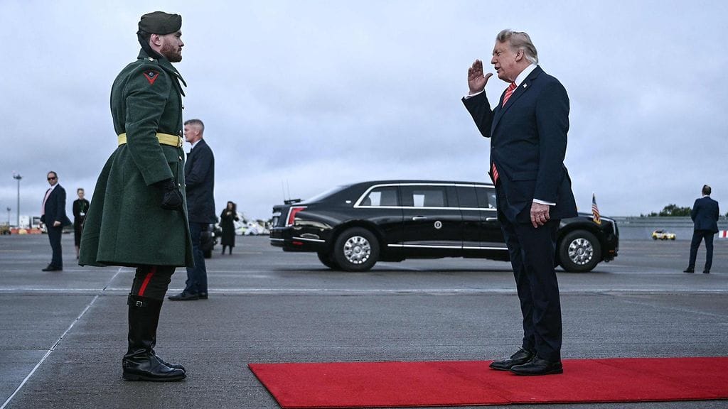 LK 1209 Donald Trump Irlanti