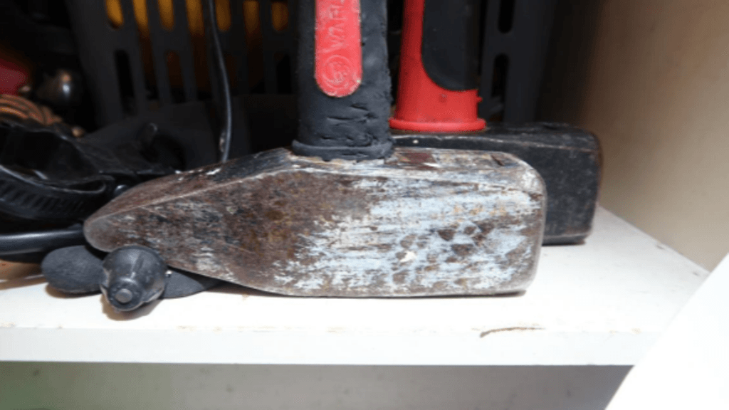 Mies kertoi, että hänen tarkoituksensa oli vain "lyödä hellästi".