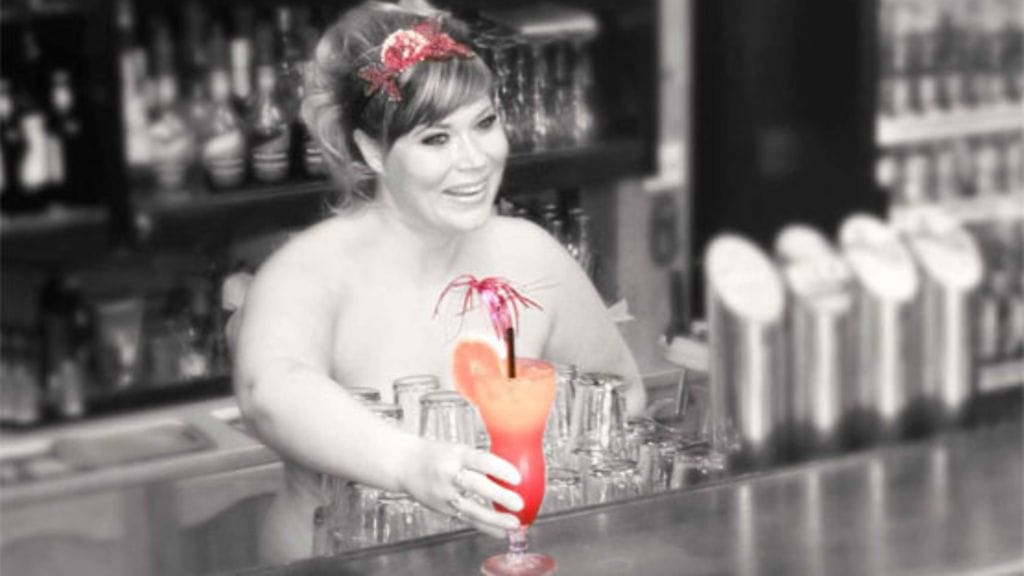 Toukokuun neito Oekeet Naeset -kalenterissa.