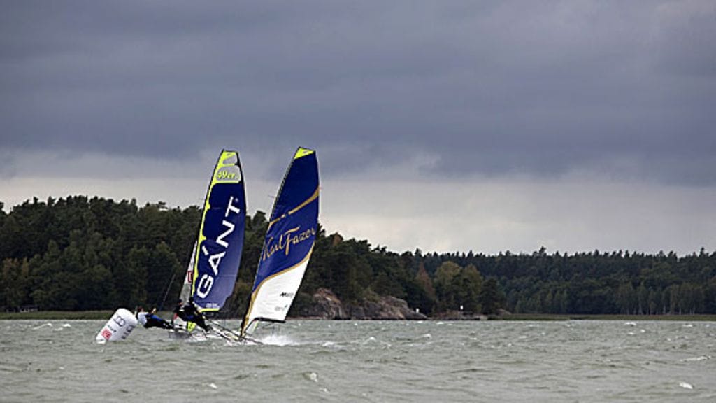 Team Fazerin Sininen ja Team GANT kilpailevat 49er-luokan Suomen mestaruudesta, kuva: Inka Porttila